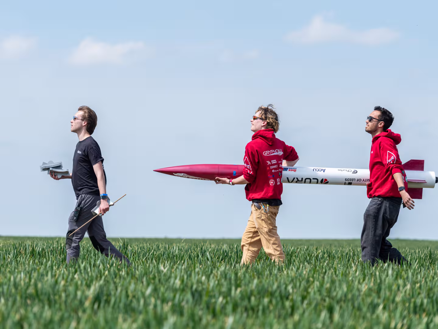 Lura alking rocket to the launch platform